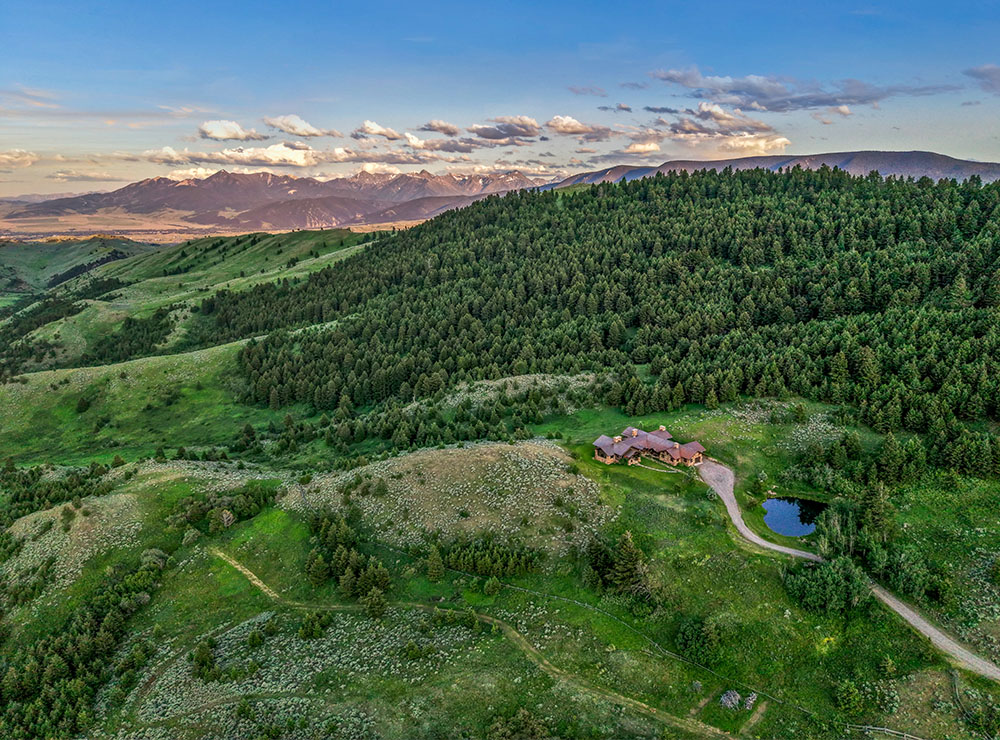 SKY BAND RANCH BETWEEN LIVINGSTON & BOZEMAN MT