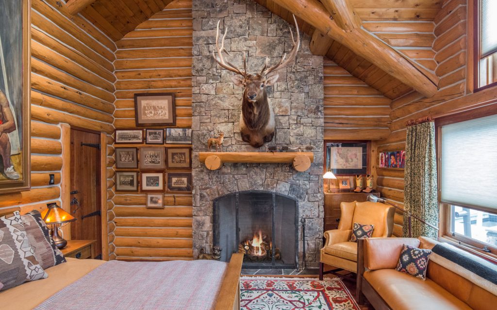 The 5 Bar 6 Ranch Retreat – Paradise Valley MT