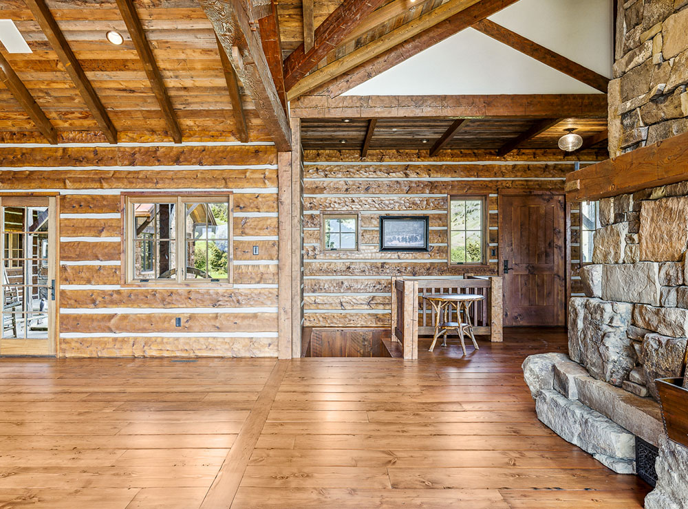 SKY BAND RANCH BETWEEN LIVINGSTON & BOZEMAN MT