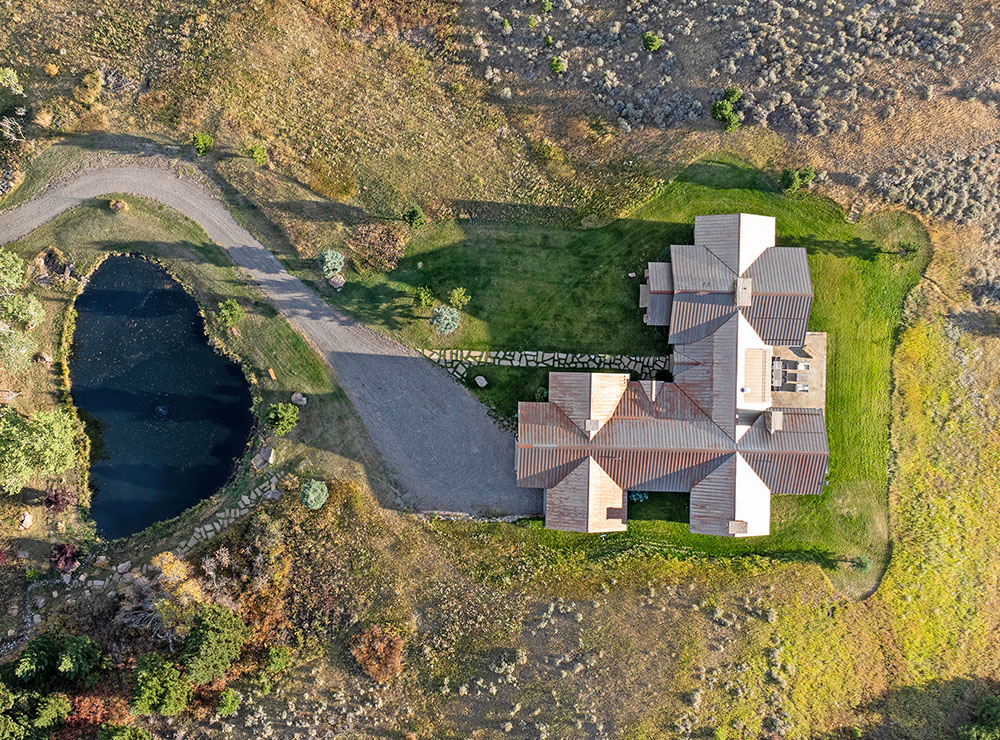 SKY BAND RANCH BETWEEN LIVINGSTON & BOZEMAN MT