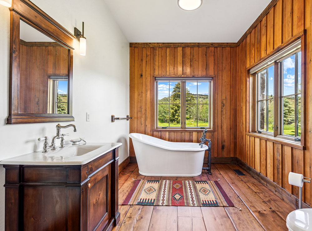 SKY BAND RANCH BETWEEN LIVINGSTON & BOZEMAN MT