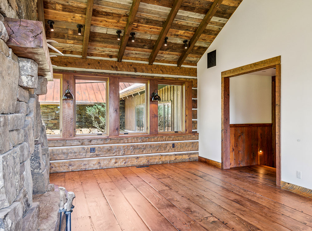 SKY BAND RANCH BETWEEN LIVINGSTON & BOZEMAN MT