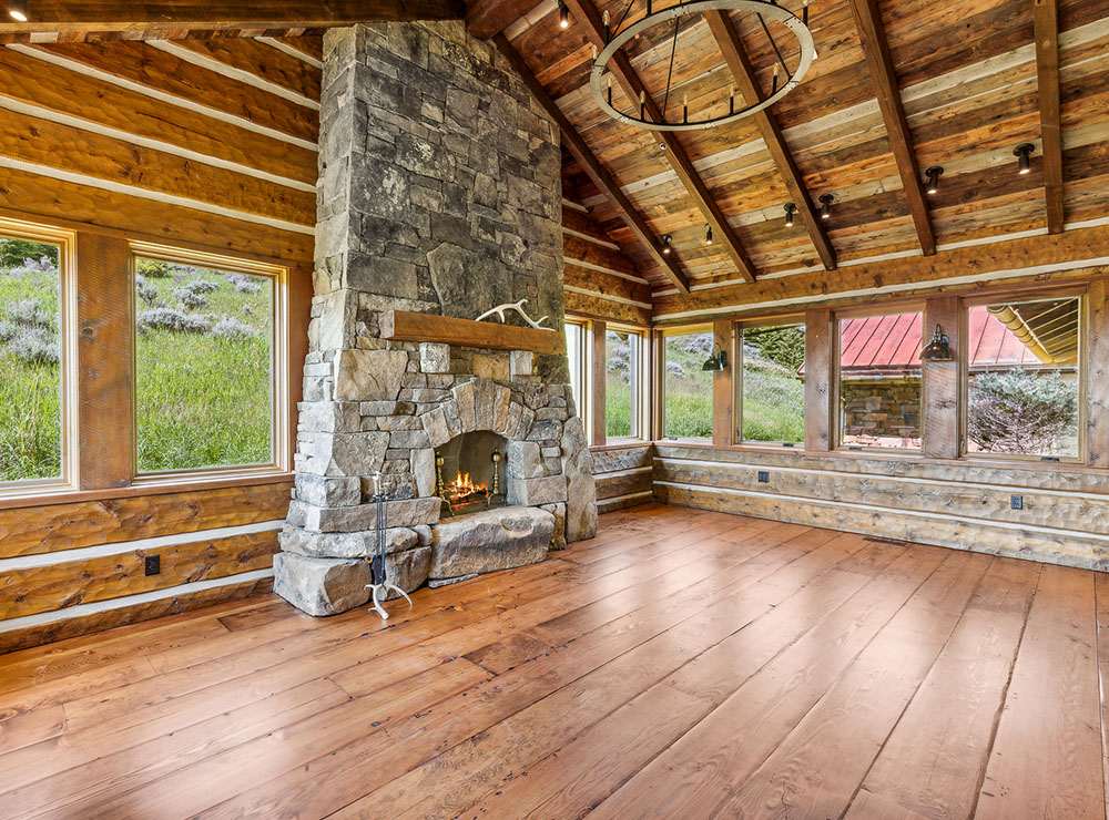 SKY BAND RANCH BETWEEN LIVINGSTON & BOZEMAN MT