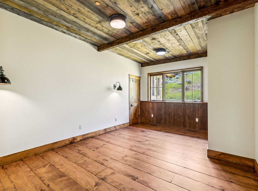 SKY BAND RANCH BETWEEN LIVINGSTON & BOZEMAN MT