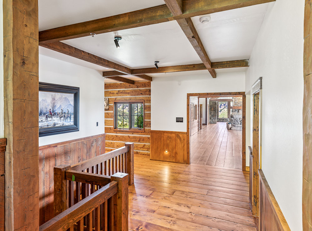 SKY BAND RANCH BETWEEN LIVINGSTON & BOZEMAN MT