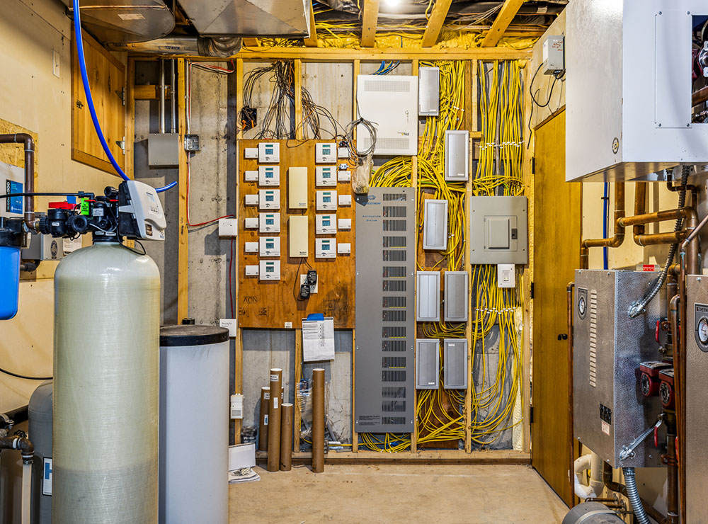 SKY BAND RANCH BETWEEN LIVINGSTON & BOZEMAN MT