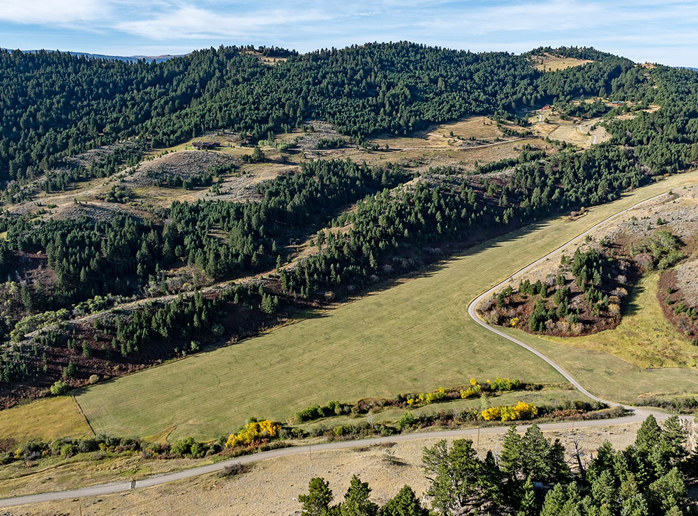 SKY BAND RANCH BETWEEN LIVINGSTON & BOZEMAN MT