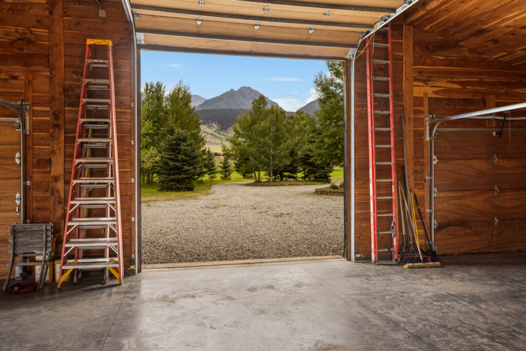 1921 East River Road Livingston Montana (Paradise Valley)