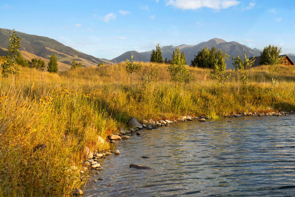 1921 East River Road Livingston Montana (Paradise Valley)