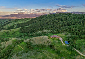 SKY BAND RANCH BETWEEN LIVINGSTON & BOZEMAN MT