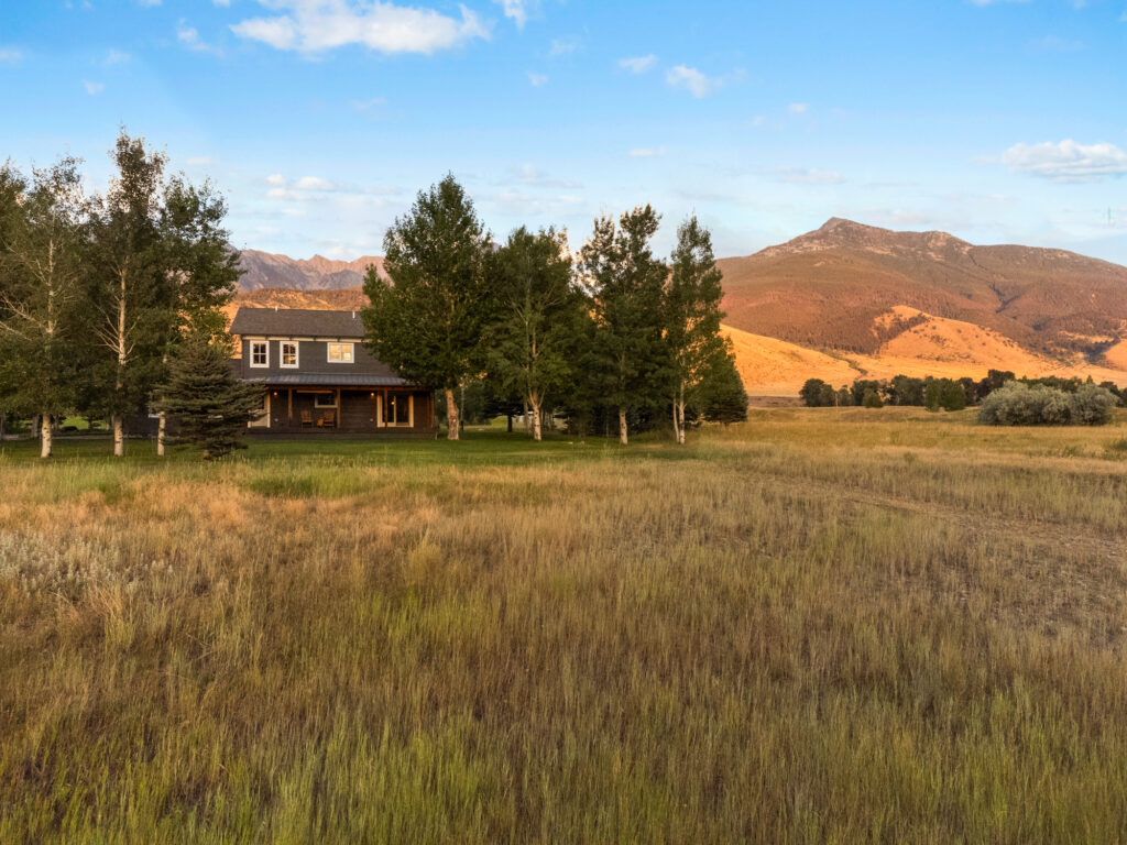 1921 East River Road Livingston Montana (Paradise Valley)