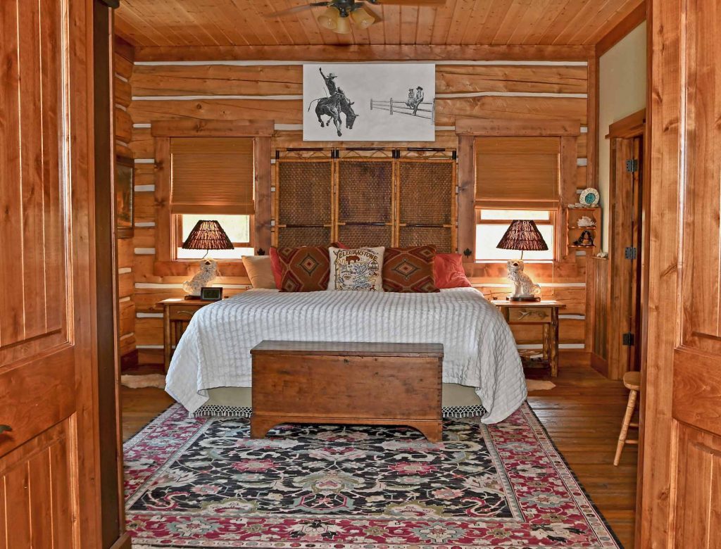 Eco Friendly Cabin Near Yellowstone National Park