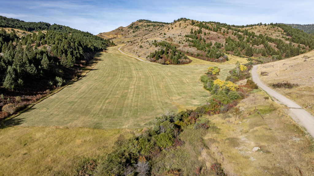 SKY BAND RANCH BETWEEN LIVINGSTON & BOZEMAN MT