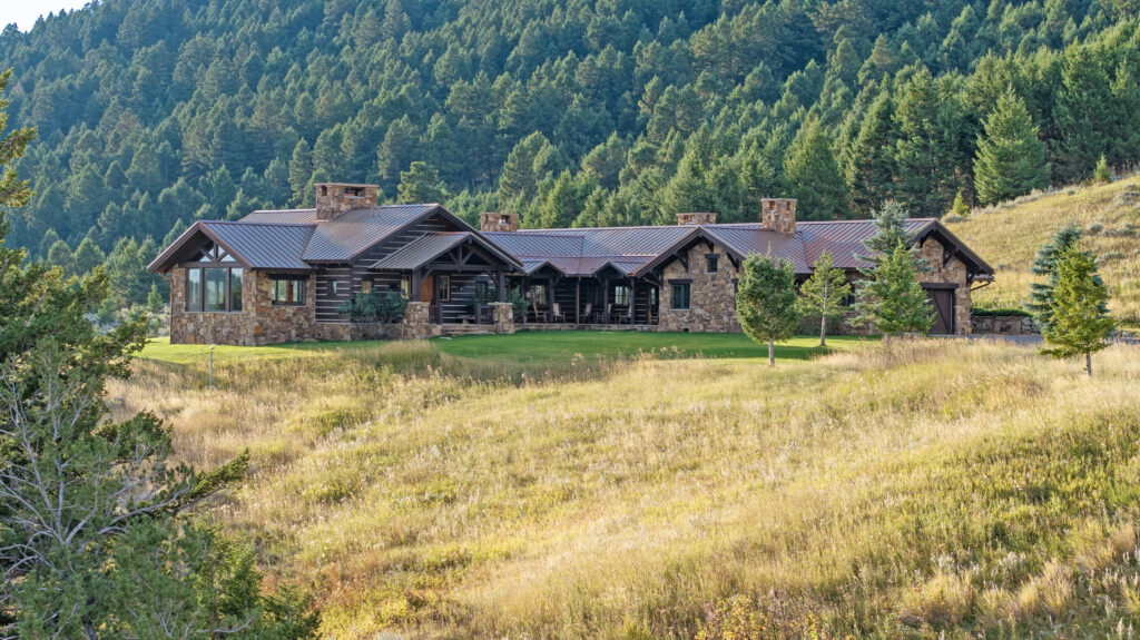 SKY BAND RANCH BETWEEN LIVINGSTON & BOZEMAN MT